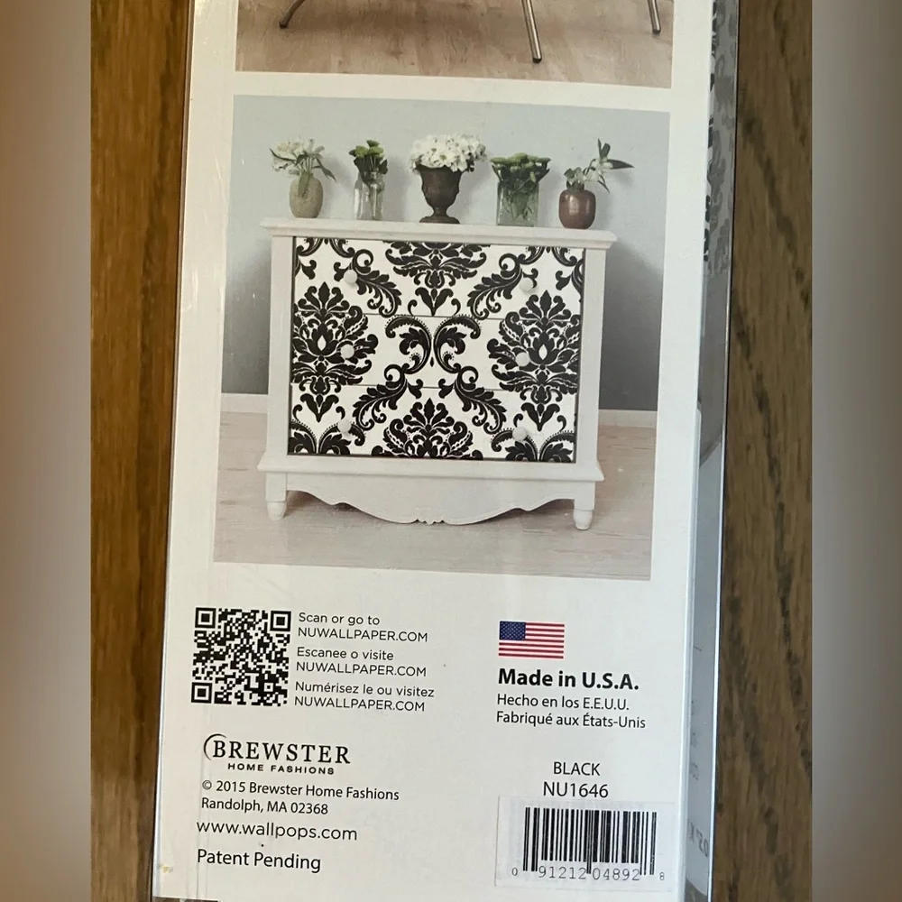 NEW!! NuWallpaper Wall Pops! Black & White Vinyl Peel & Stick Washable Wallpaper